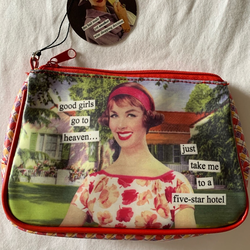 Cute “vintage” looking cosmetic bag